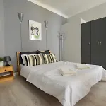 Studio Apartment By Hi5- Oktober 6 Street